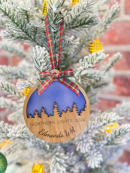 Northern lights ornament