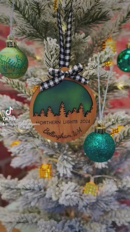 Northern lights ornament